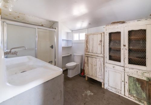 524 Forrest St, Wayland MI 49348-1198 exterior