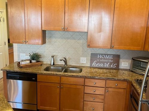 6436 Chariot St, Atlanta GA 30328-4298 exterior