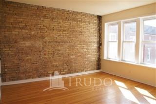 3036 Wellington Ave, Chicago IL  60618-6924 exterior