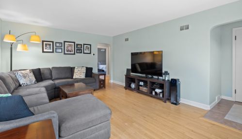 1817 53, Milwaukee WI 53208-1759 exterior