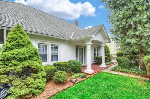 64 Prospect Ave, Valhalla, NY 10595-1925