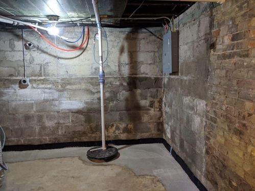 2239 1st St, Milwaukee WI  53207-1105 exterior