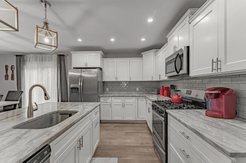 1323 Bellaire Pl, Pittsburgh PA  15226-1829 exterior