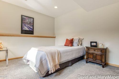 2614 Santigo Ave, Grand Rapids MI 49546-8503 exterior