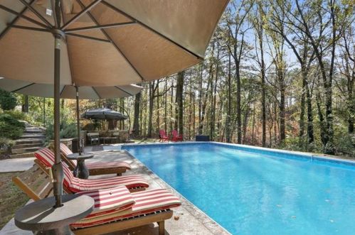 8180 Innsbruck Dr, Atlanta GA 30350-4312 exterior