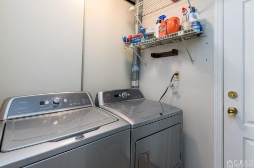 91 Gate House Ln, Edison NJ 08820-4001 exterior