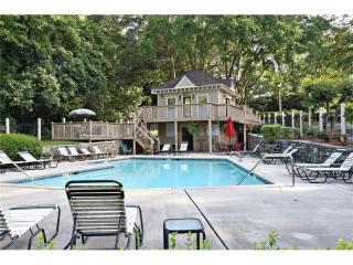 1367 Crossing Dr, Atlanta, GA 30329-3571