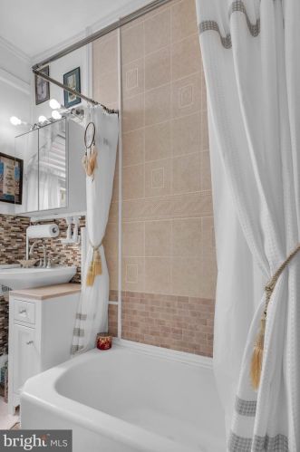 1920 16 St, Philadelphia PA 19145-3010 exterior