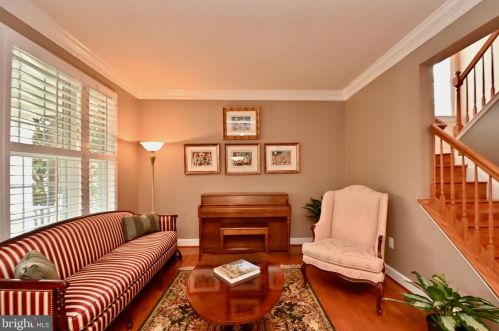 5718 Colfax Ave, Alexandria VA 22311-1012 exterior