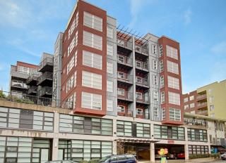 1611 8th Ave, Seattle WA  98119-2920 exterior