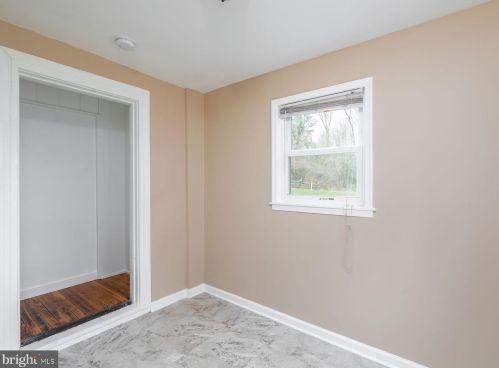 15 Delaware Ave, Trenton NJ 08628-2002 exterior