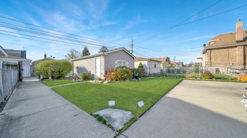 3909 63 Pl, Chicago IL 60638-4642 exterior