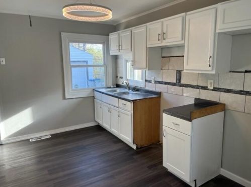 5528 Strathmore Ave, Milwaukee WI 53218-2945 exterior