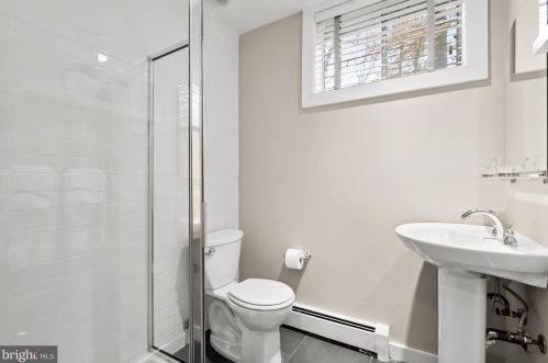 10113 Bevern Ln, Rockville MD 20854-2130 exterior