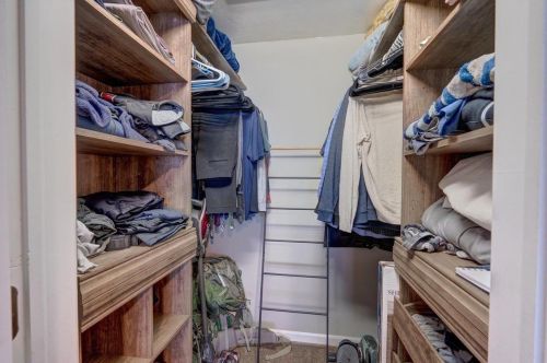 3282 Stonecreek Dr, Madison WI 53719-5250 exterior