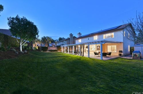 2927 Longspur Dr, Fullerton, CA 92835-2320