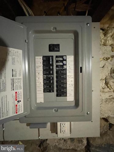 10 Upland Ave, Chester PA 19015-2445 exterior