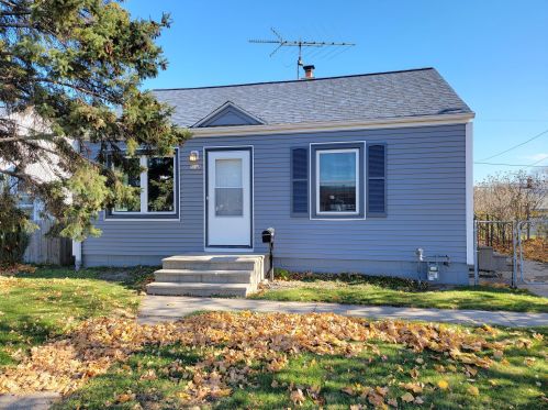 3148 Chase Ave, Milwaukee WI  53207-2636 exterior