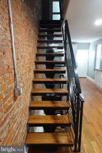 1525 Hicks St, Philadelphia PA  19146-4820 exterior