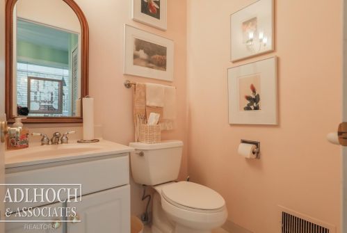 1222 Oakwood Ct, Rochester MI 48307-2541 exterior