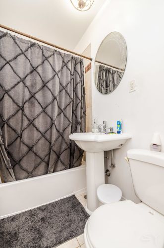 5621 Spaulding Ave, Chicago IL  60659-3637 exterior