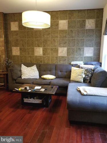 1231 Fitzwater St, Philadelphia PA  19147-2501 exterior