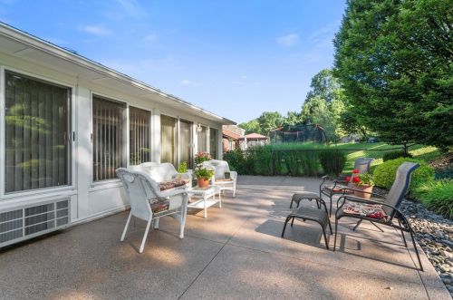 681 Carnival Dr, Pittsburgh PA 15239-2628 exterior