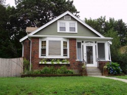 31 Charlemont St, Newton, MA 02461-1909