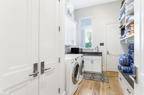 1540 Osprey Ave, Naples FL 34102-3442 exterior