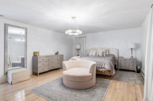 59 Arbor Ln, Huntington Station NY 11746-5129 exterior