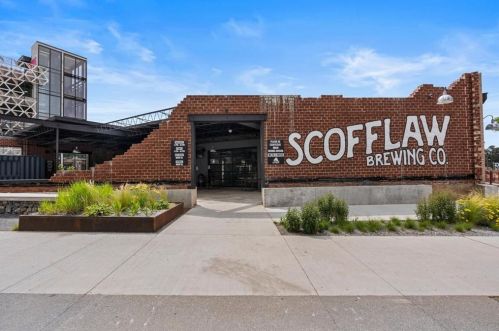 1244 Chelsea Cir, Atlanta GA  30318-1268 exterior