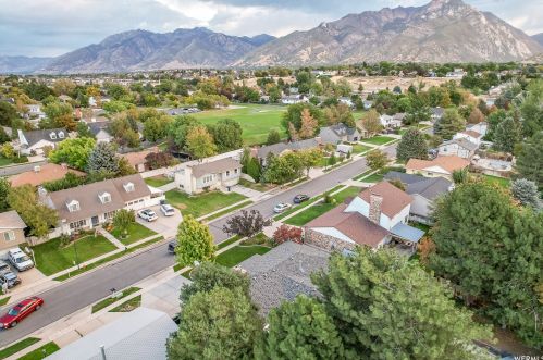 1768 Abbedale Ln, Sandy UT 84092-3723 exterior