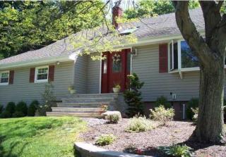 16 Dale Dr, Edison, NJ 08820-2240