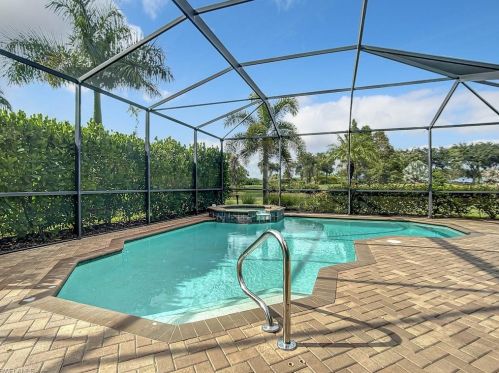 10083 Biscayne Bay Ln, Naples FL 34120-3754 exterior
