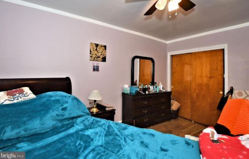 7221 Erdrick St, Philadelphia PA 19135-1014 exterior