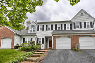 3215 Pinewyn Cir, Lancaster, PA 17601-1341