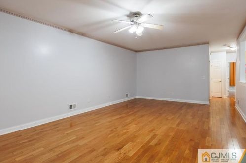 70 Central Ave, Metuchen NJ  08840-1823 exterior