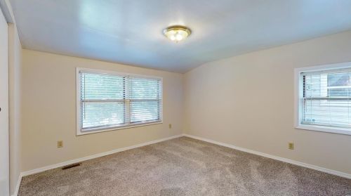 744 Laclede Sta Rd, Saint Louis MO 63117-2048 exterior