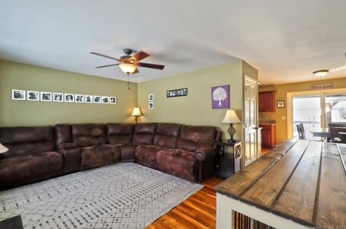 67 Pr Ave, Derby CT 06418-2422 exterior