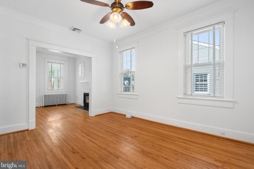 16 Masonic View Ave, Alexandria VA  22301-2204 exterior