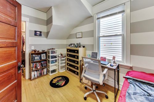 3831 Central Park Ave, Chicago IL 60618-4102 exterior