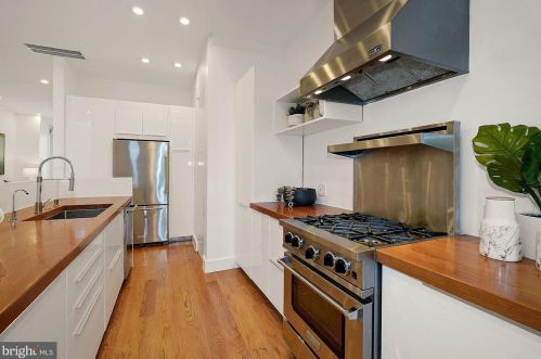 1329 10 St, Washington DC 20002-3718 exterior