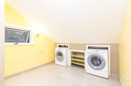 9 Ashby St, Providence RI 02919-6604 exterior