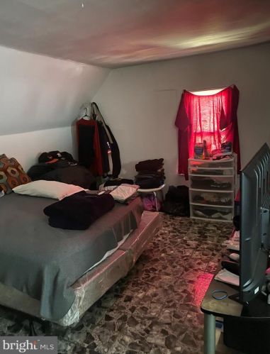 2261 37 St, Camden NJ 08110-2207 exterior