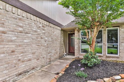 19742 Burle Oaks Ct, Humble TX 77346-1207 exterior