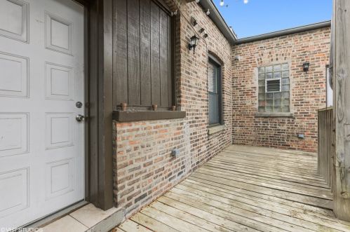 4601 Monticello Ave, Chicago IL 60625-5805 exterior