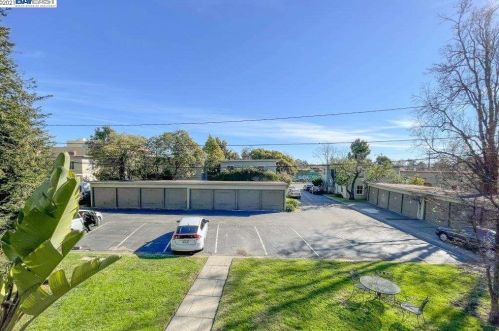 1207 University Ave, Berkeley CA 94702-1708 exterior