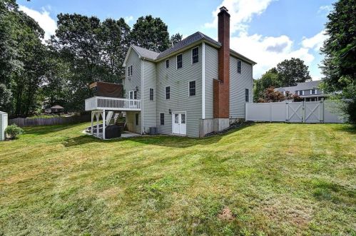 99 Bella Vista Ln, Manchester, CT 06040-9301