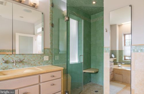 1245 Independence Ave, Washington DC 20003-2302 exterior