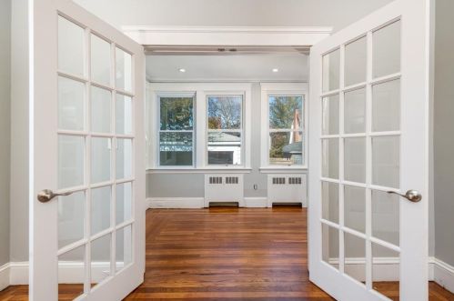 12 Goldsmith St, Providence RI 02906-4808 exterior